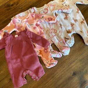 Carter’s four piece sleeper and outfit bundle